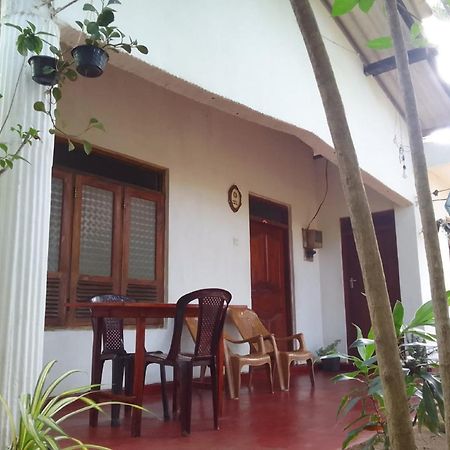 Winstar Homestay 锡吉里亚 外观 照片