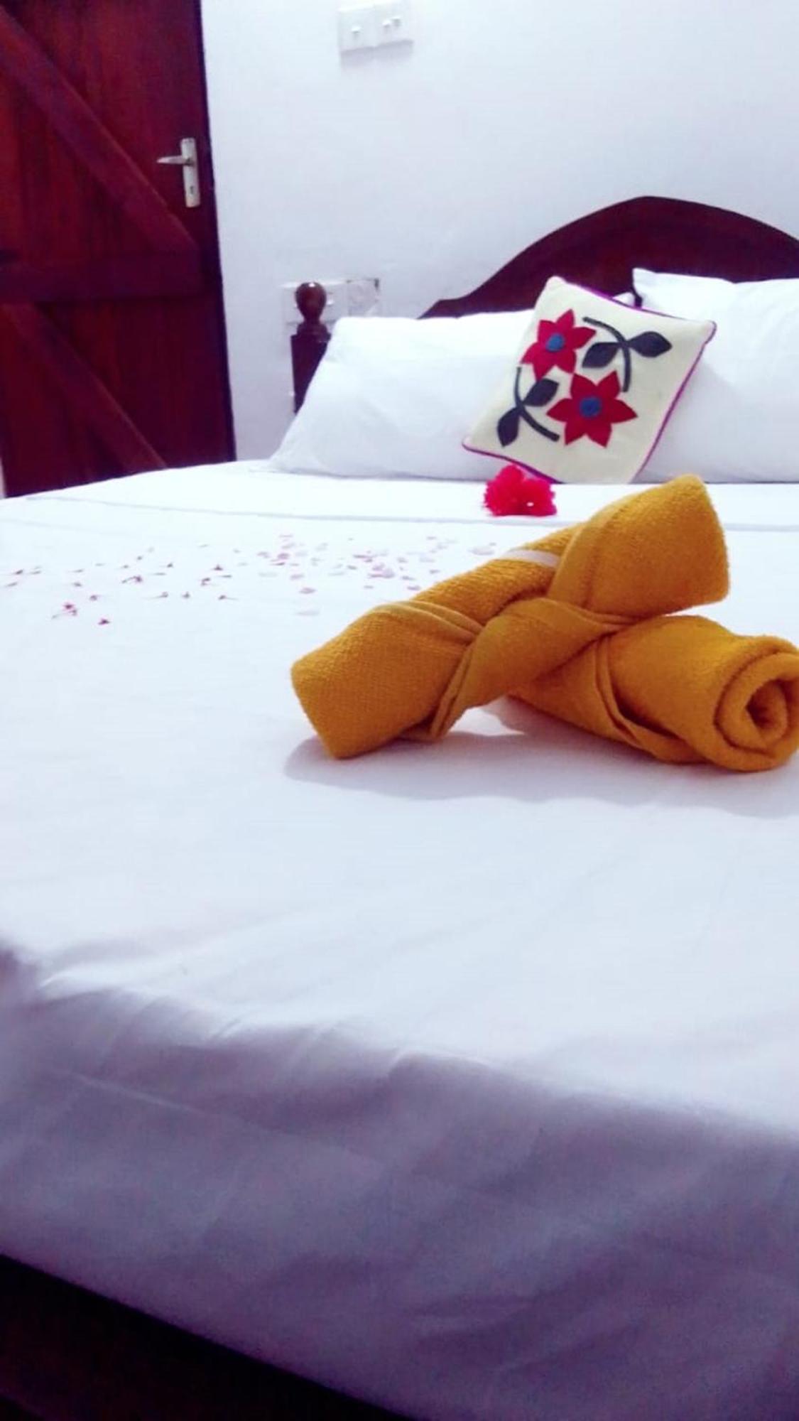 Winstar Homestay 锡吉里亚 外观 照片